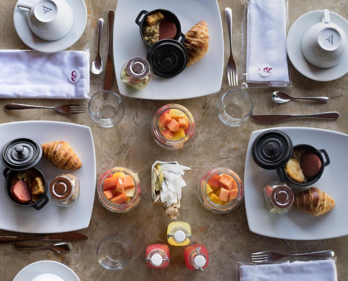 Dominican Fiesta Hotel Santo Domingo Eksteriør billede A typical breakfast at the hotel
