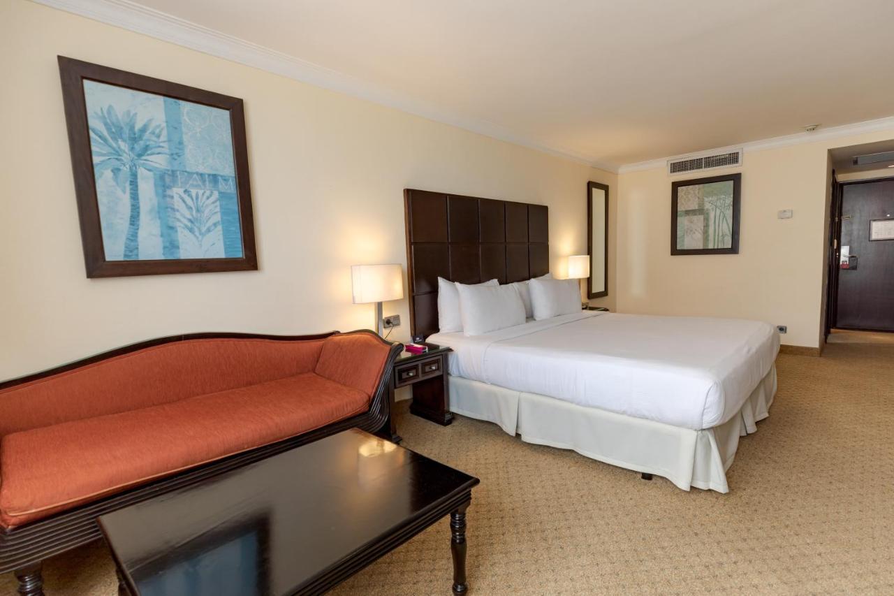 Dominican Fiesta Hotel Santo Domingo Eksteriør billede A room at the Hilton London Heathrow