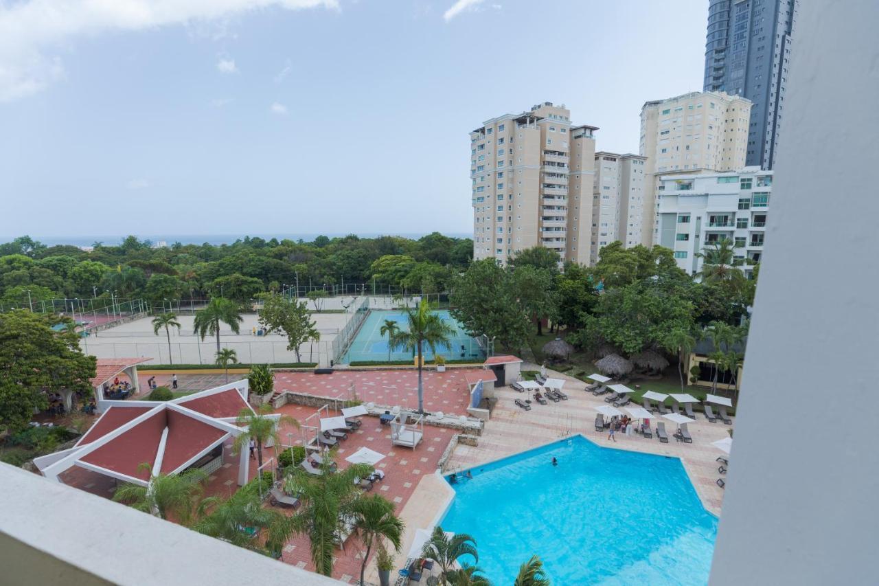 Dominican Fiesta Hotel Santo Domingo Eksteriør billede Swimming pool